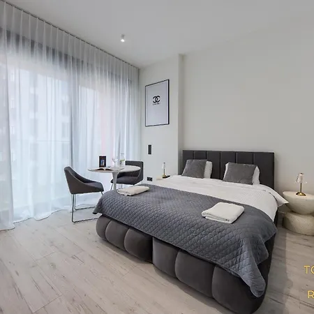 Towarowa Square Apartment Warsaw