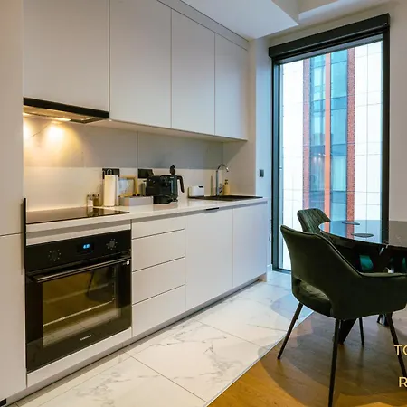 Towarowa Square * 바르샤바